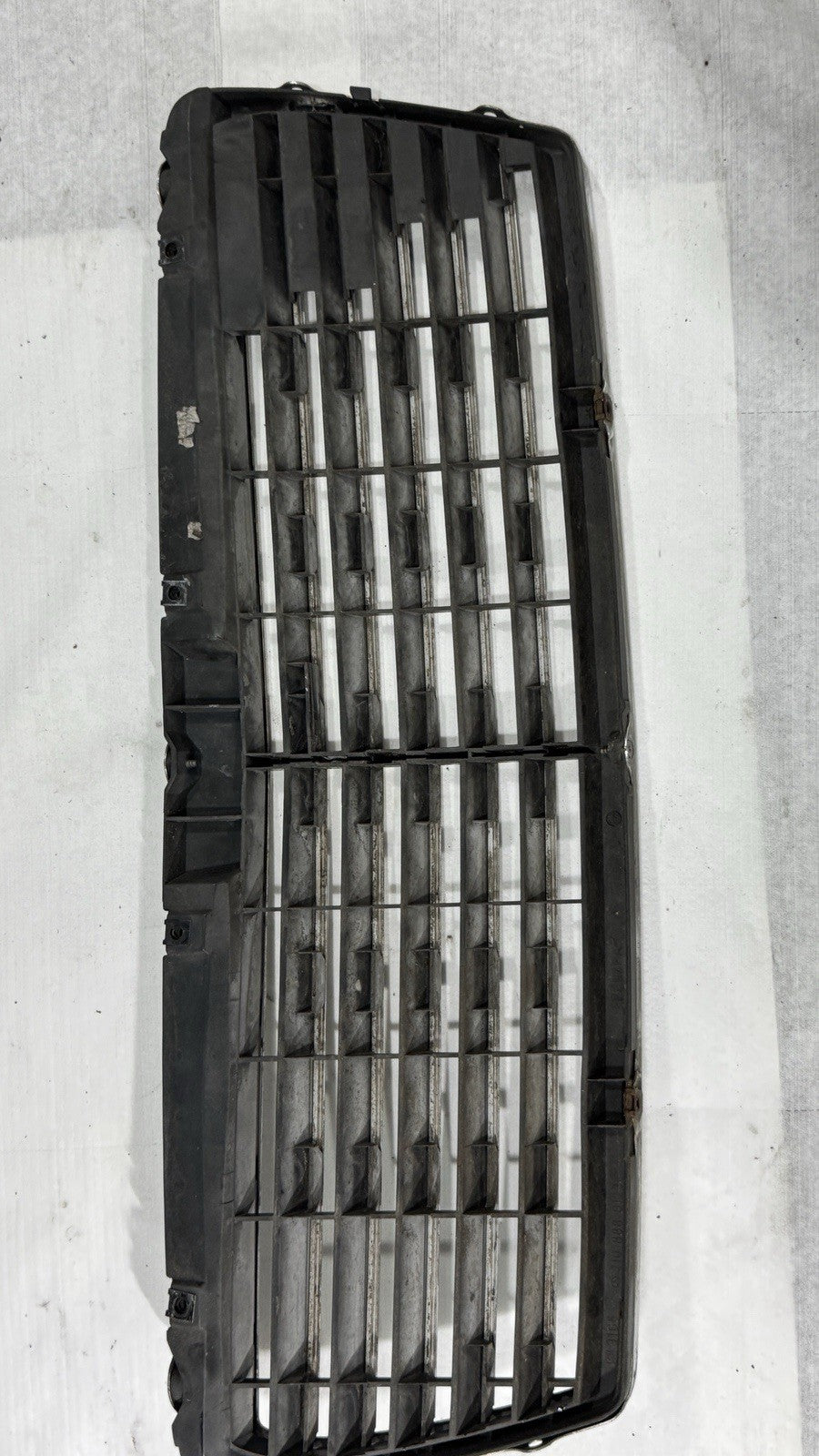 Mercedes E Klasse W210 Kühlergrill Frontgrill Original Elegance 2108800083 – Bild 5
