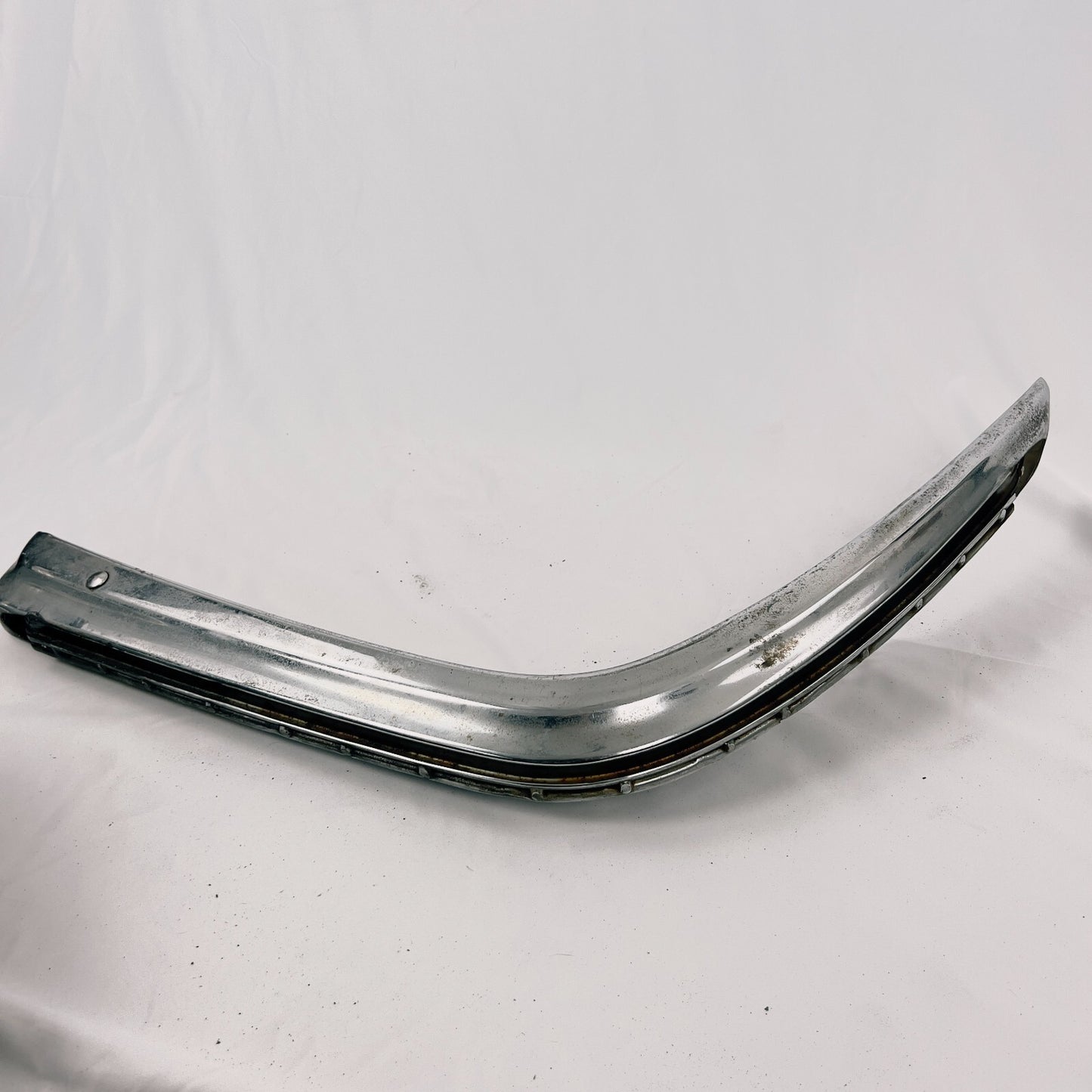 MercedesBenz Stossfanger Links für SEKlasse 116 Oldtimer Rarität A1168800170 – Bild 4