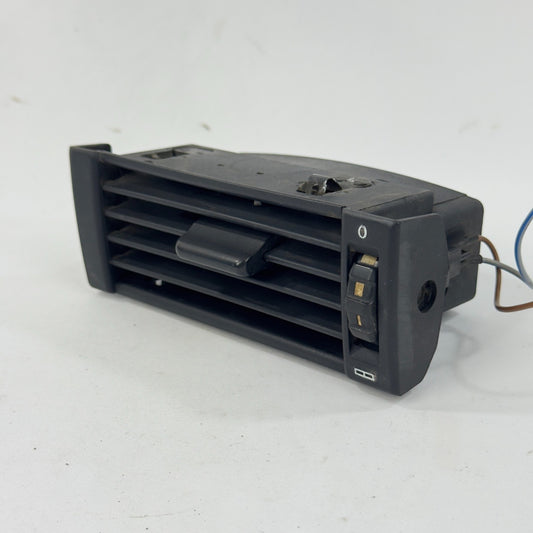 Mercedes W124 Luftdusche Heizungsdüse Luftdüse Armaturenbrett rechts A12483010540