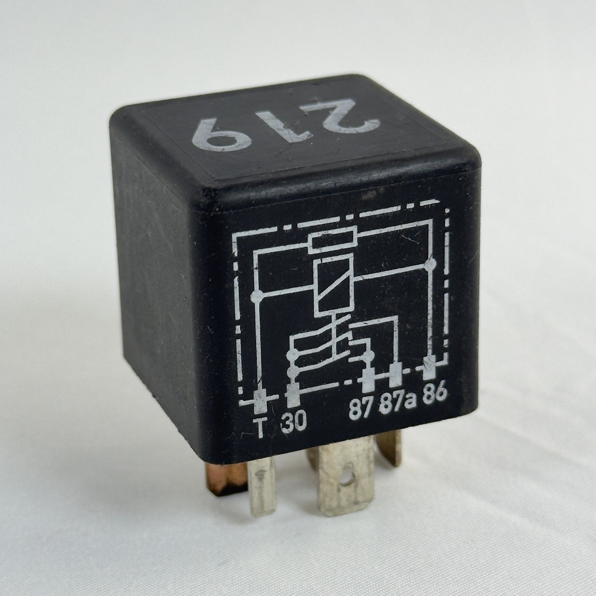 Audi Relais 219 443951253AA Stromversorgung – Bild 5