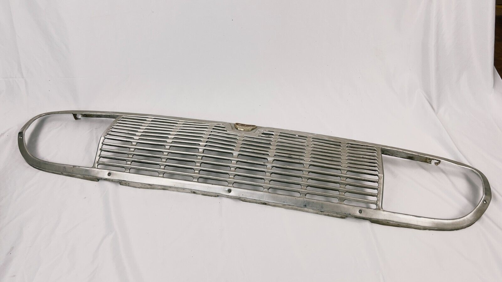 Kühlergrill Ford Taunus P5 17M 20M Original Verbogen Guter Chrom