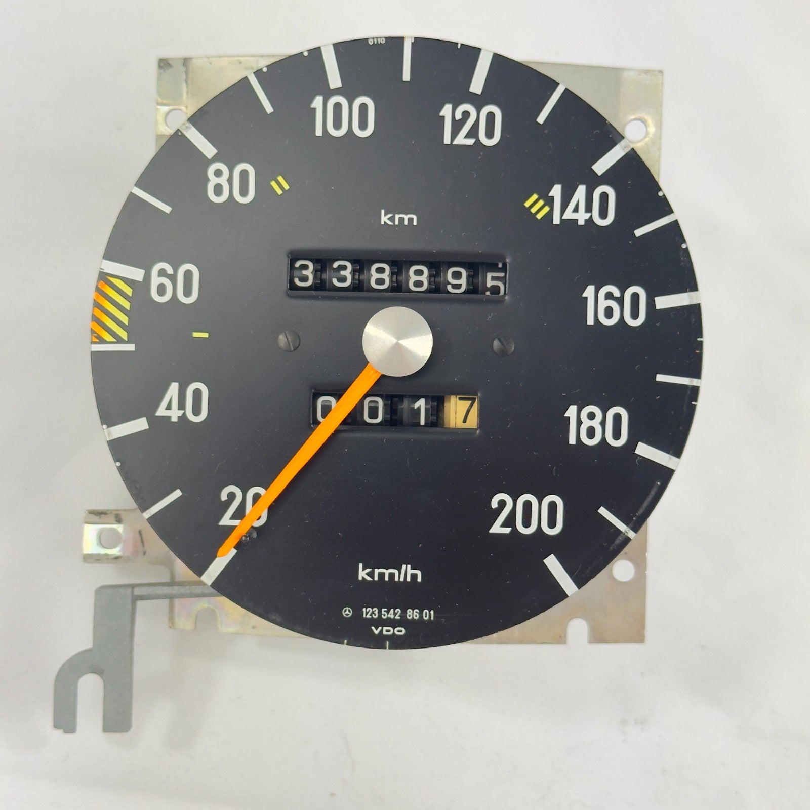 Mercedes W123 Tacho Tachometer Kombiinstrument 4 Gang VDO 200kmh 12354286010