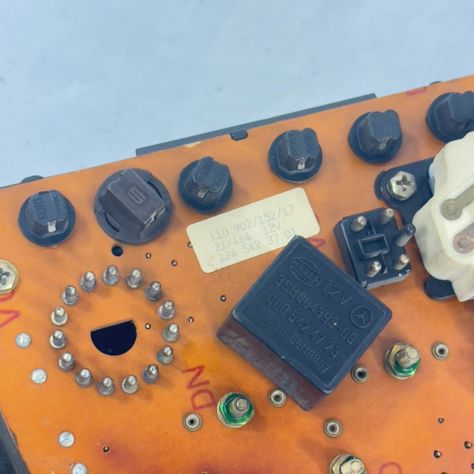 Mercedes W124 Tacho Kombiinstrument E200D 4 Gang 180kmh Diesel A12454260066