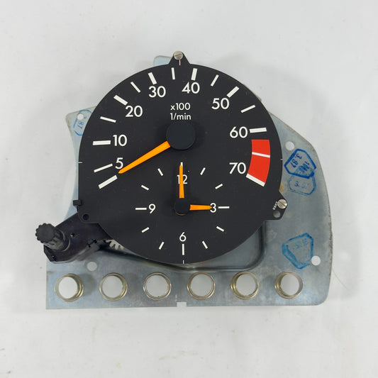 Mercedes W124 Drehzahlmesser 6Zyl Uhr Tacho Benzin DZM A12454201160