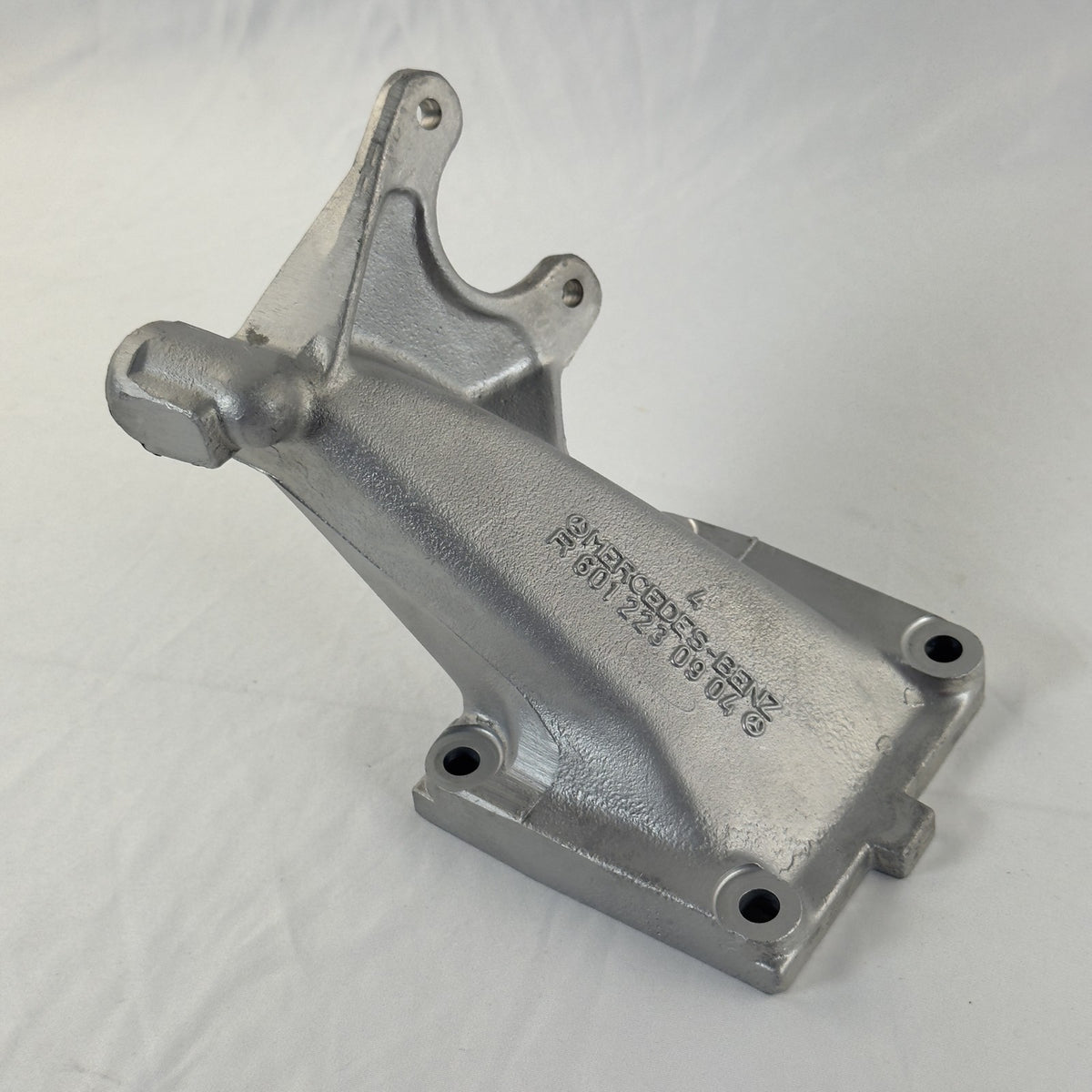 Mercedes Motorträger links A6012230904 Motorhalter OM – Bild 1