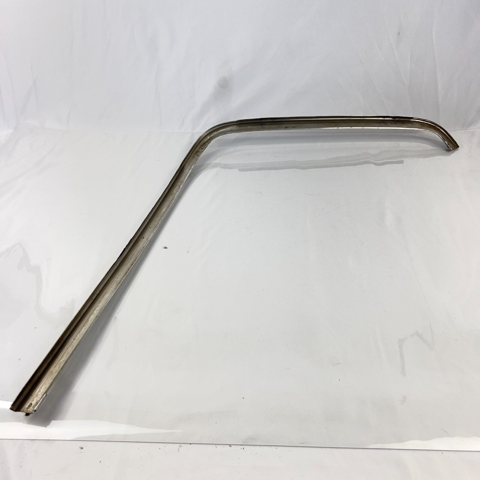 Mercedes Benz Heckscheibe Zierrahmen Rechts Hinten Rahmen Fenster A1166780430 – Bild 7