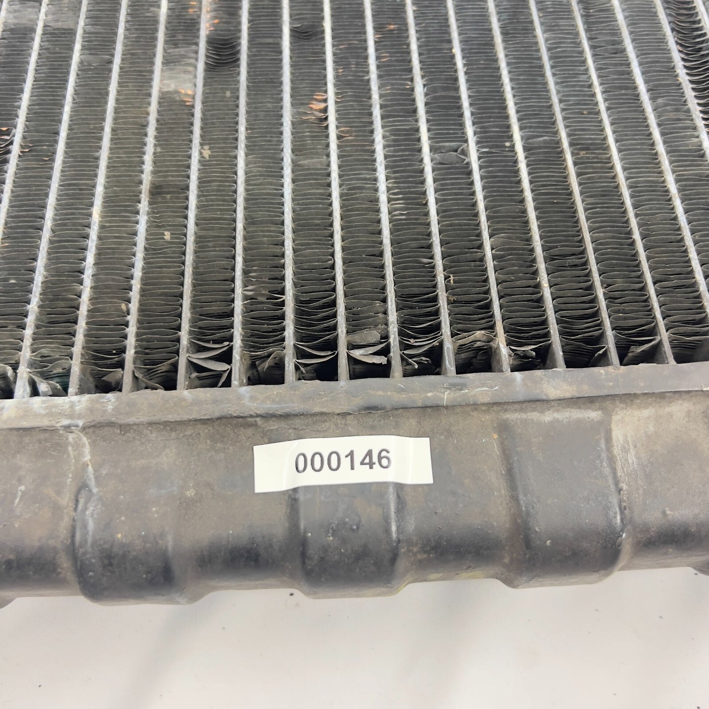 Mercedes Kühler Wasserkühler Behr c390 A1165012601 W116 450SEL 6.9 – Bild 9