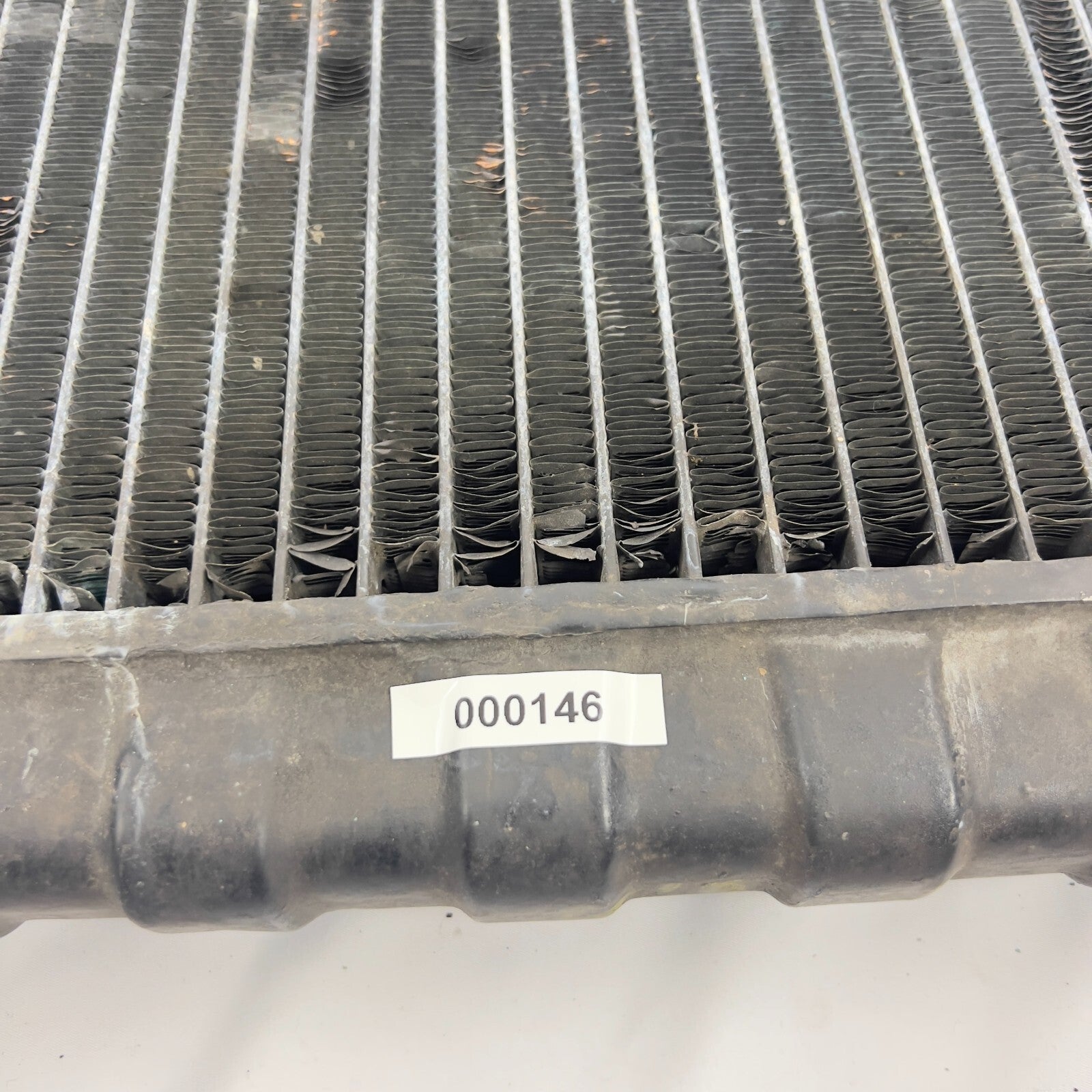 Mercedes Kühler Wasserkühler Behr c390 A1165012601 W116 450SEL 6.9 – Bild 9