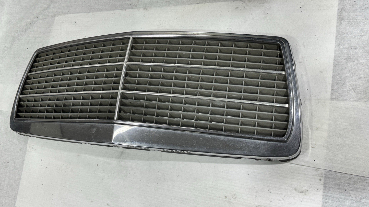 Mercedes Kühlergrill Frontgrill W210 E klasse Original Classic 2108800083 – Bild 4