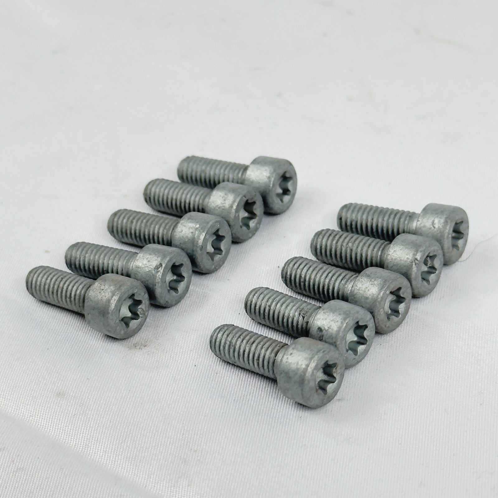 BMW Schrauben Isa Bolt M6x16 8.8 ZNS3 Zylinderschrauben 10 Stück – Bild 1