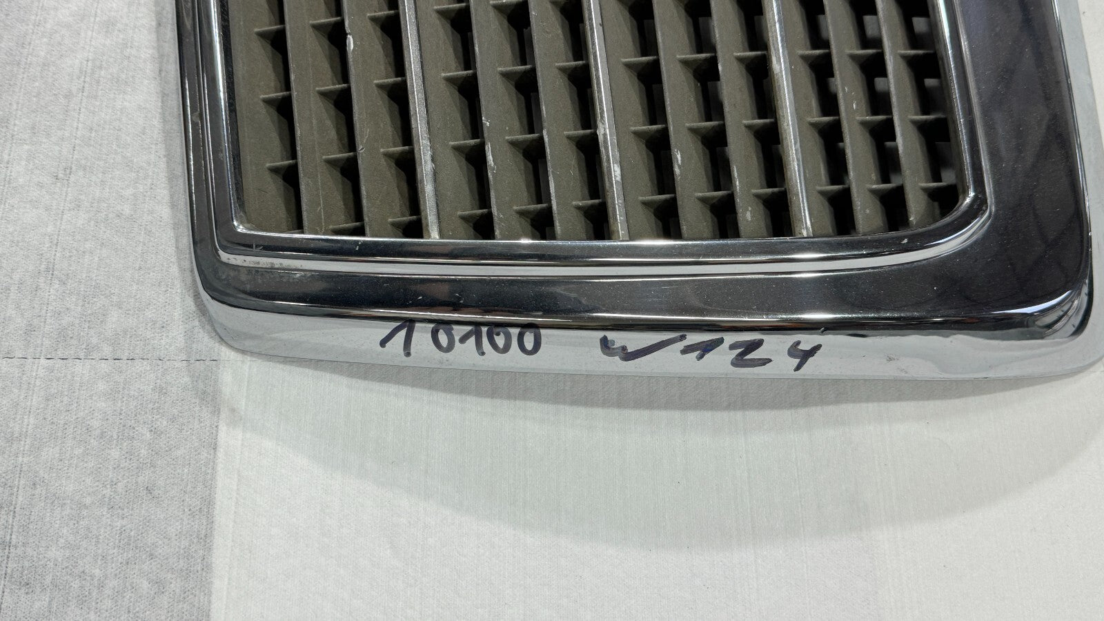 Mercedes Kühlergrill W124 Frontgrill Grill Kühler Original A1248800783 – Bild 15