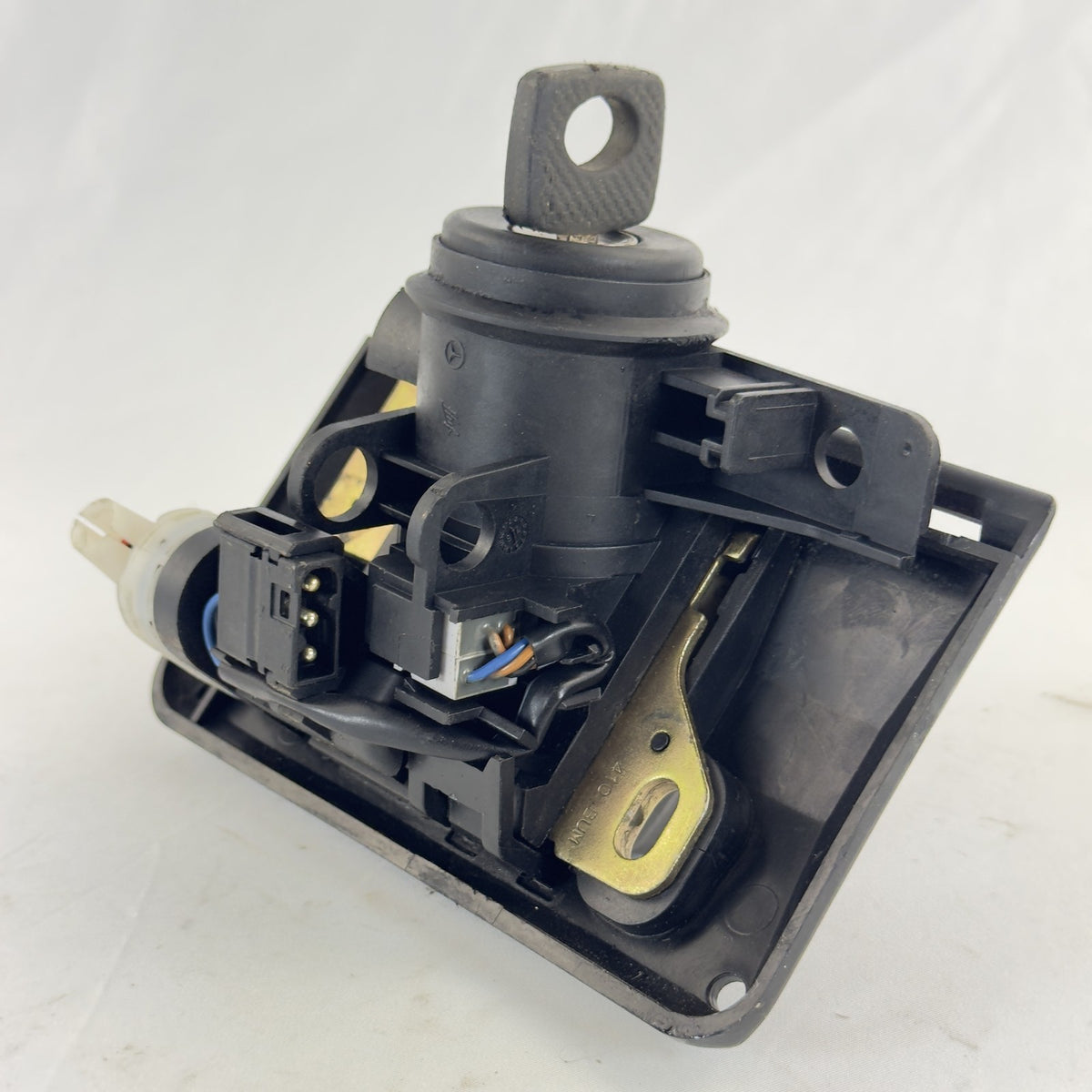 Mercedes W202 W210 Heckdeckelschloss A2107500784 – Bild 3