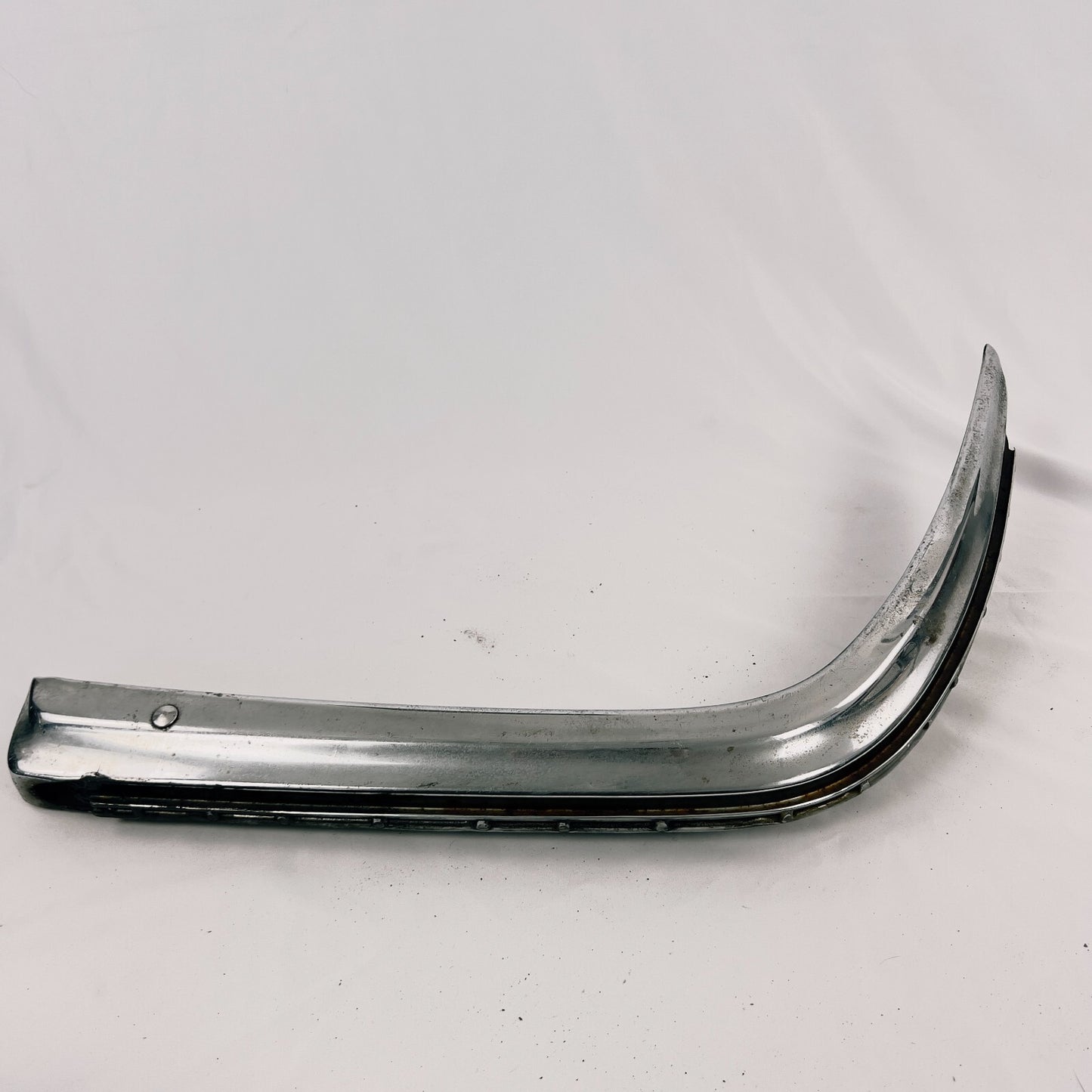 MercedesBenz Stossfanger Links für SEKlasse 116 Oldtimer Rarität A1168800170 – Bild 1