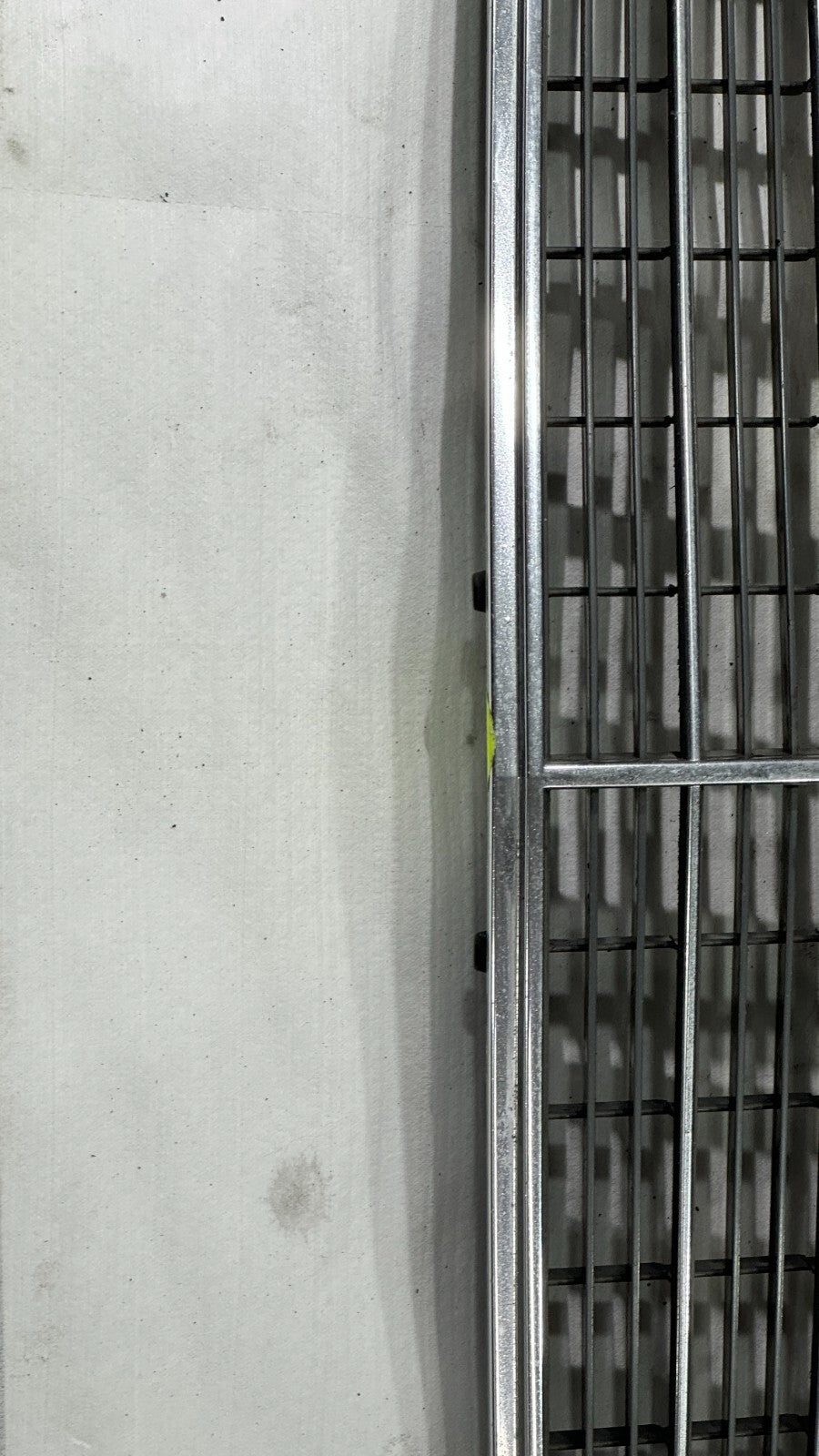 Mercedes E Klasse W210 Kühlergrill Frontgrill Original Avantgarde 2108800483 – Bild 2