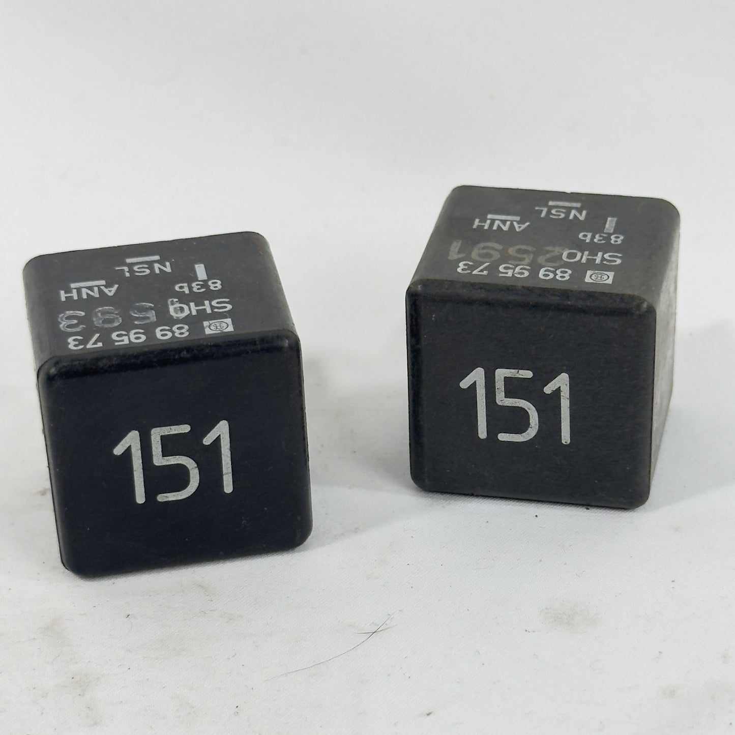 VW Audi Relais 151 191945363 Nebelschluss Anhänger – Bild 1
