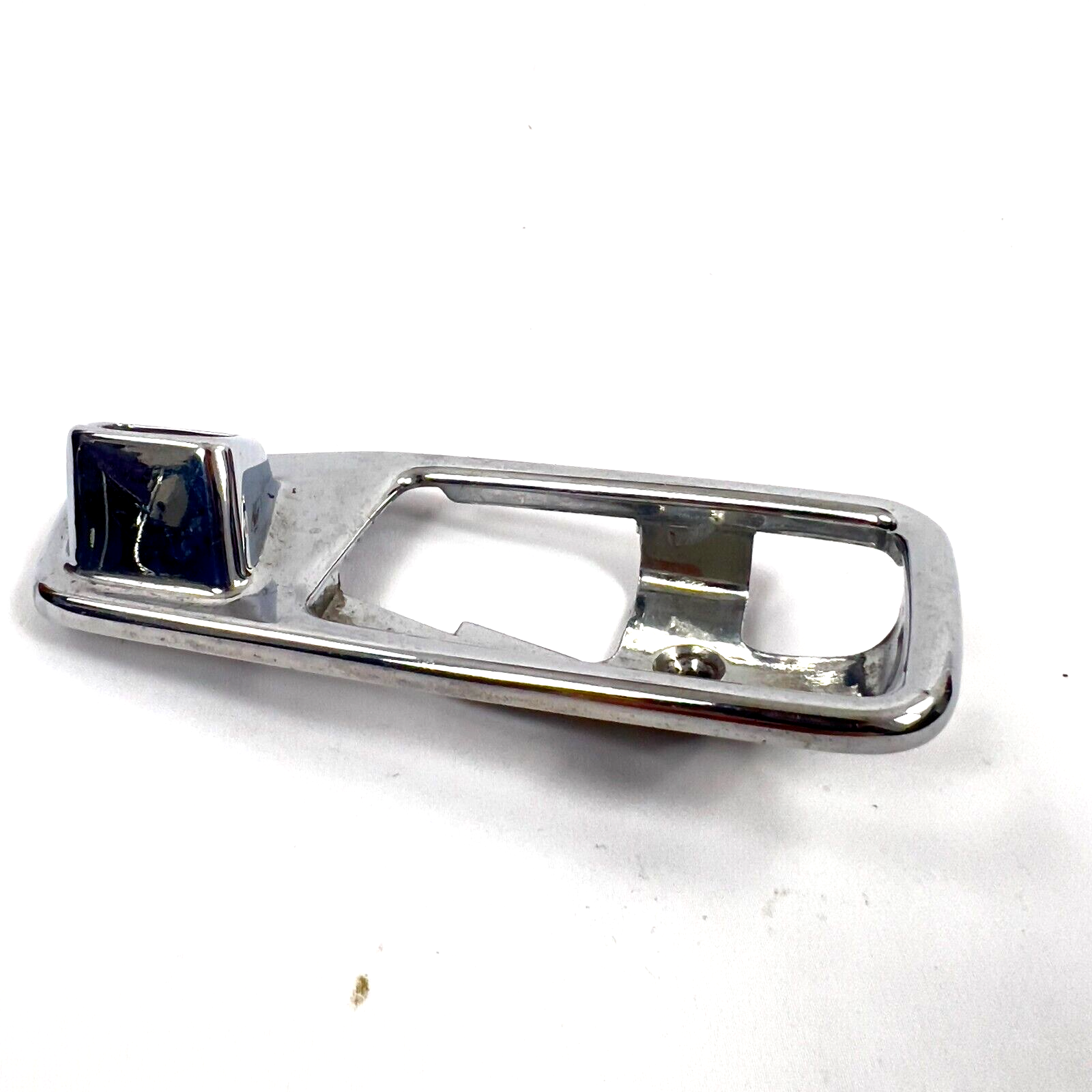 Mercedes Benz Rosette Griffmulde Rechts Innen für Armlehne Chrom A1167660211 – Bild 2