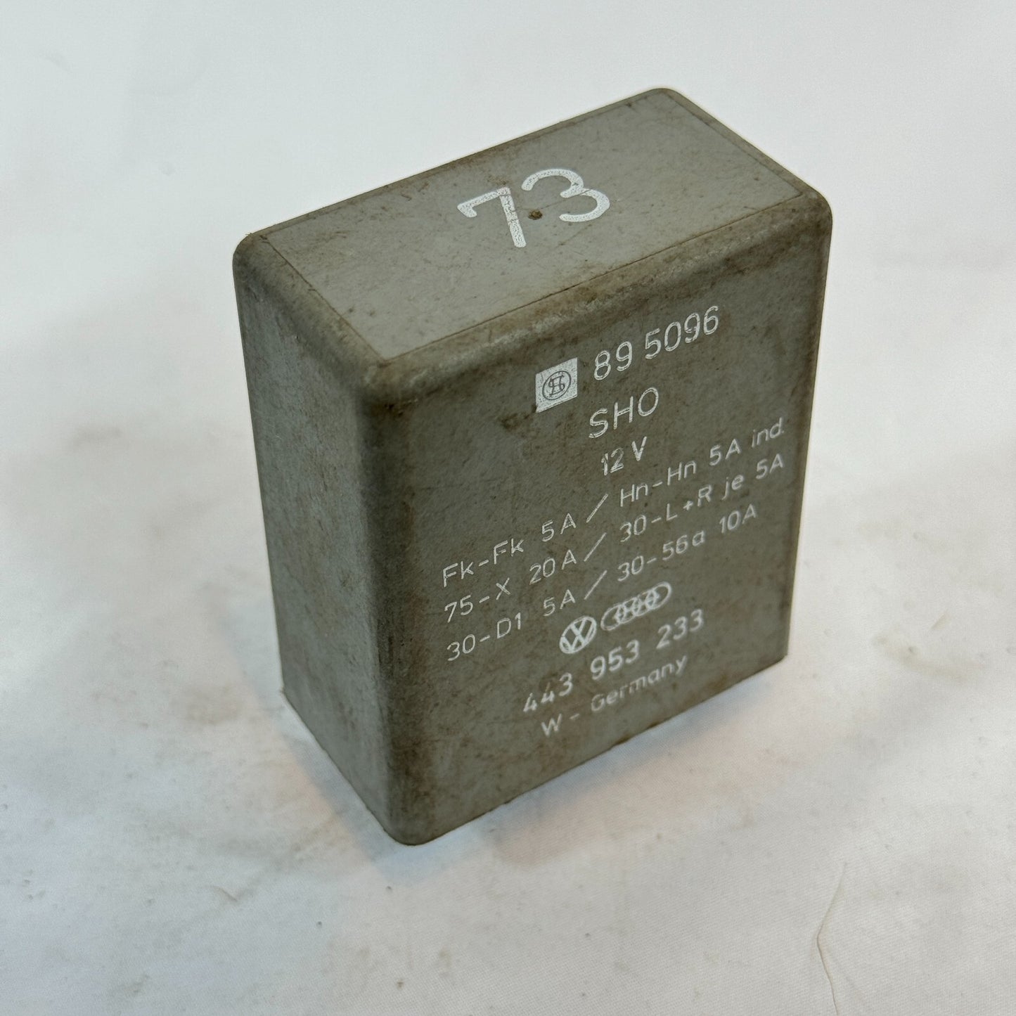 VW Relais 73 Arbeitsrelais 443953233 Alarm Audi Seat Volkswagen – Bild 1