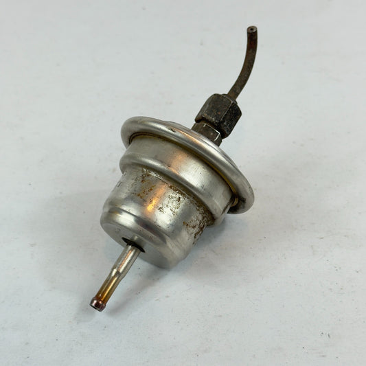 Mercedes W201 Kraftstoffdruckspeicher Druckspeicher W124 W126 107 129 0004760621 – Bild 1