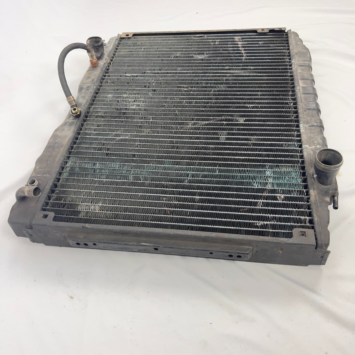Mercedes Kühler Wasserkühler Behr c390 A1165012601 W116 450SEL 6.9 – Bild 3