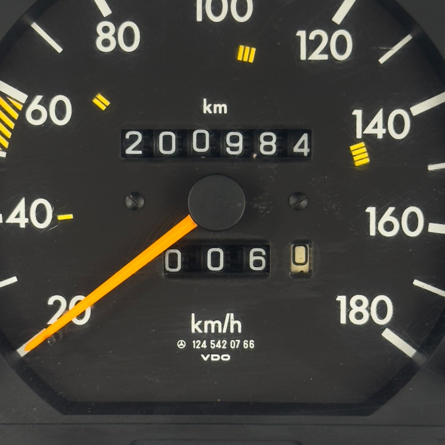 Mercedes W124 200D 200TD Tacho Kombiinstrument 180kmh Diesel A12454207661