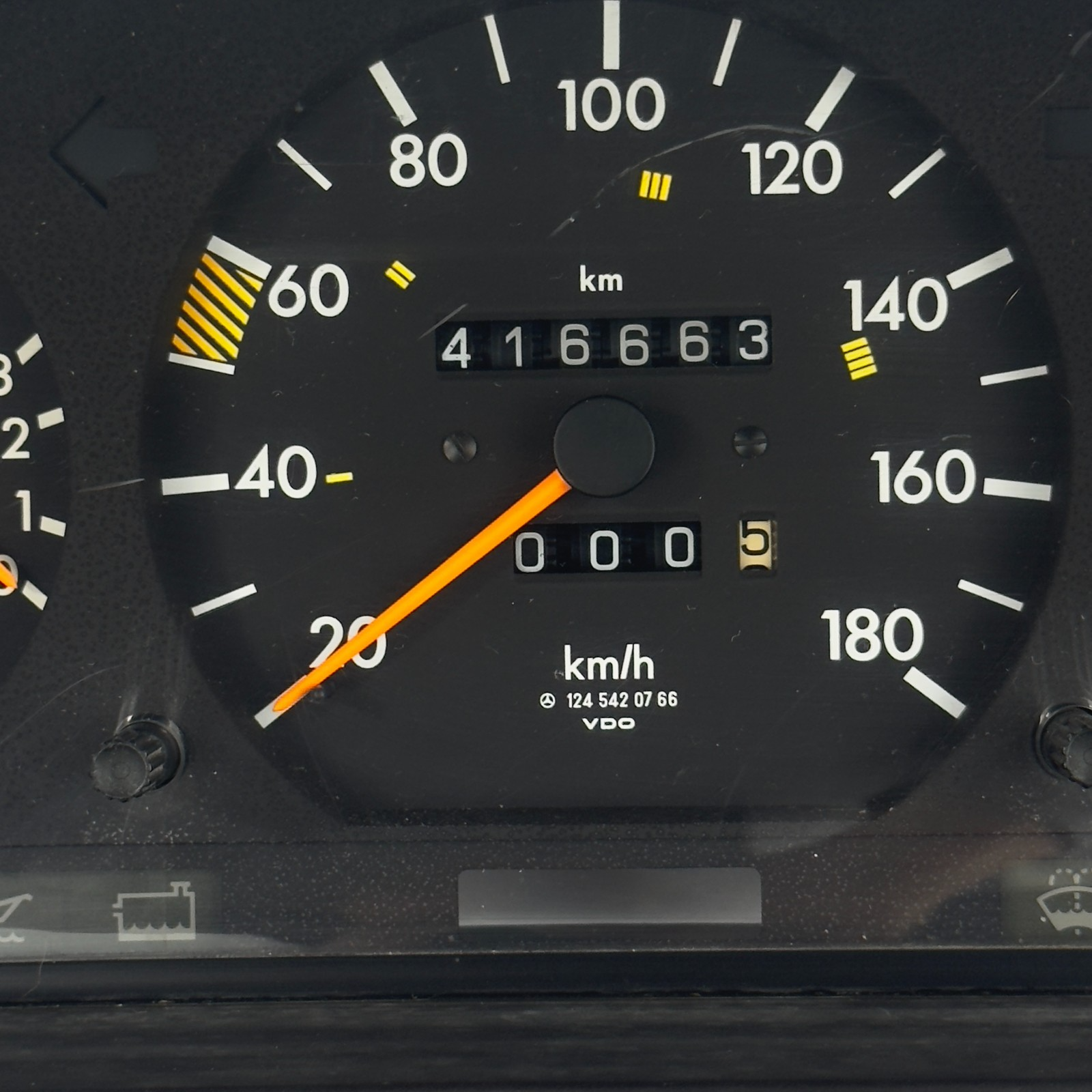 Mercedes W124 200D 200TD Tacho Kombiinstrument 180kmh Diesel A12454207661