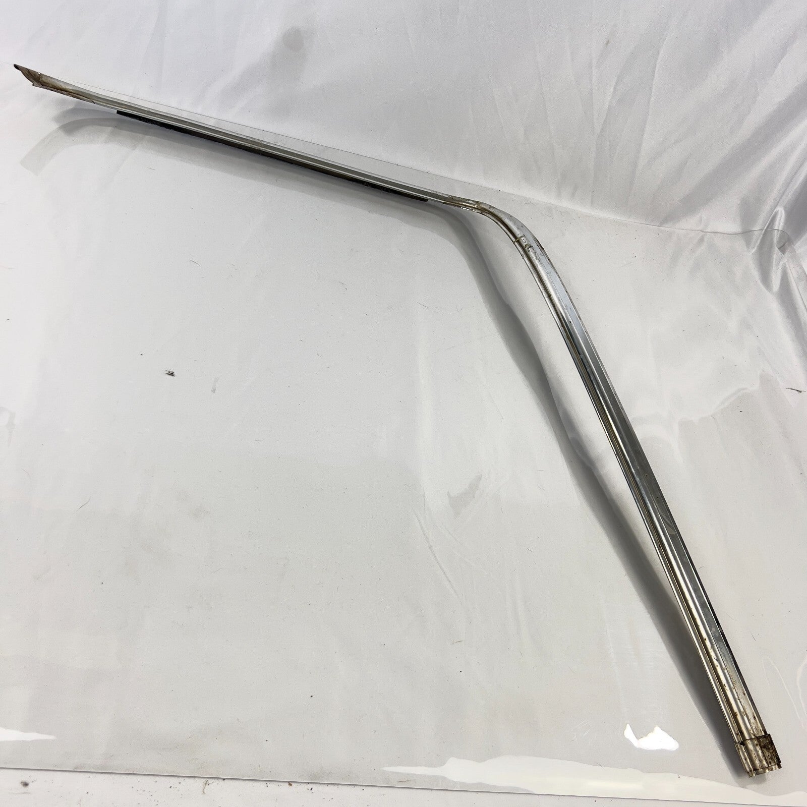 Mercedes Benz Heckscheibe Zierrahmen Rechts Hinten Rahmen Fenster A1166780430 – Bild 5