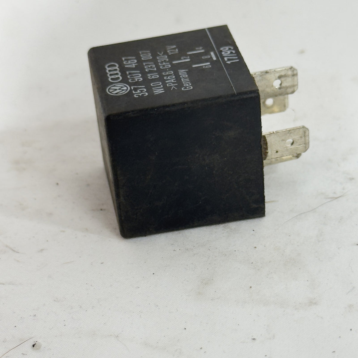 VW Audi Relais 153 357907467 12V original Steckrelais – Bild 3