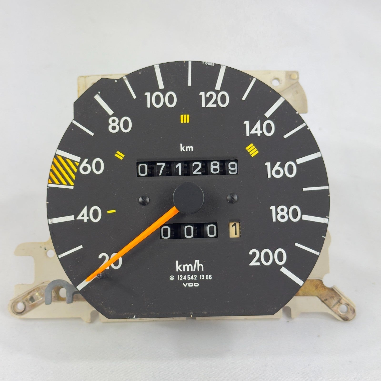 Mercedes W124 C124 S124 Tacho Tachometer 5 Gang 200 kmh VDO 1245421366 – Bild 1