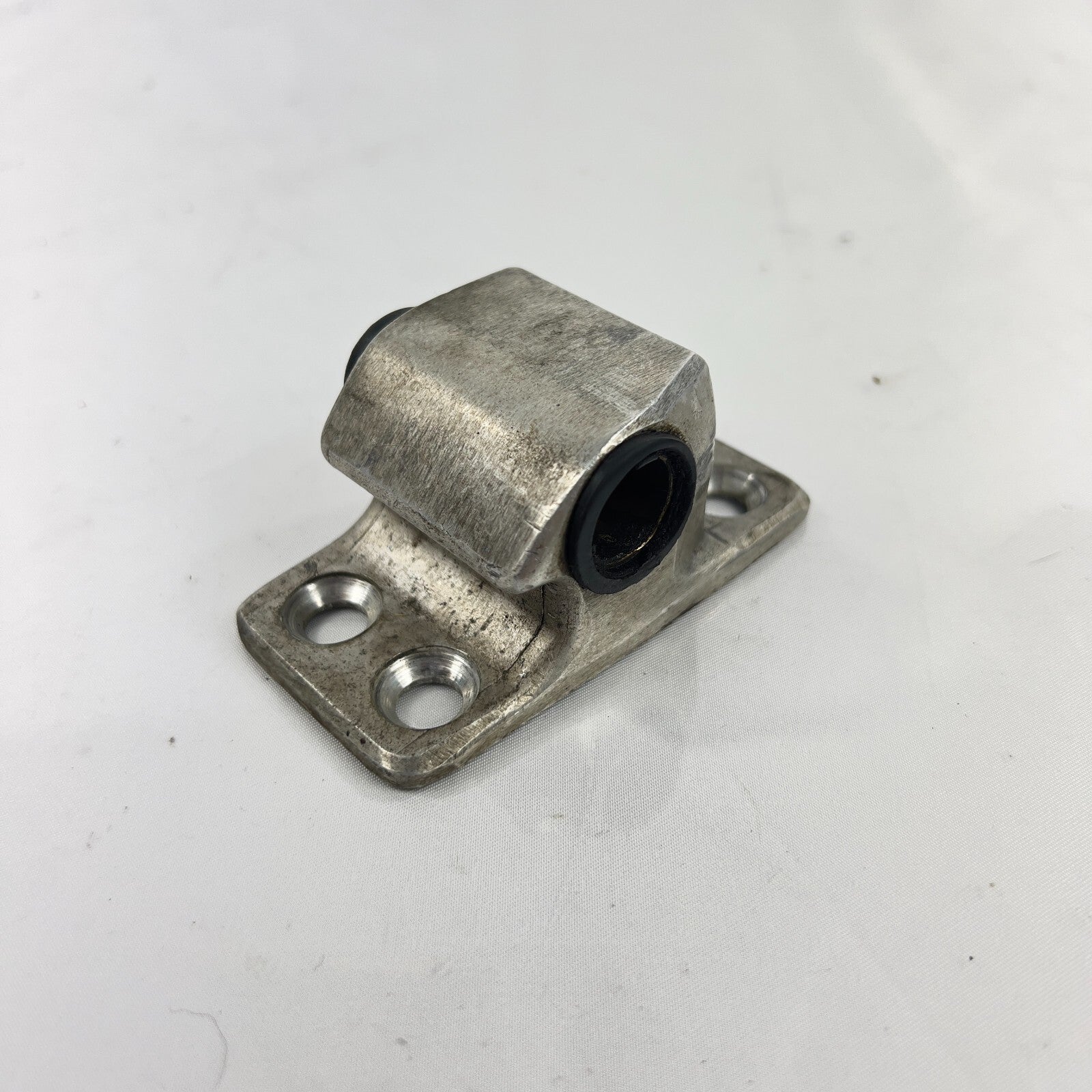 MercedesBenz A1167200104 Schlossfalle Links Türschloss Schließöse Schnapper – Bild 1