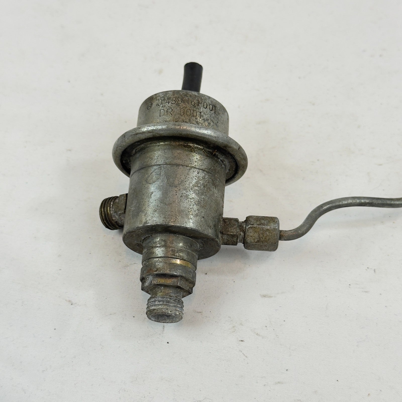 Mercedes W126 R129 W124 W201 Druckregler Kraftstoffdruckregler 0438161001 BOSCH0
