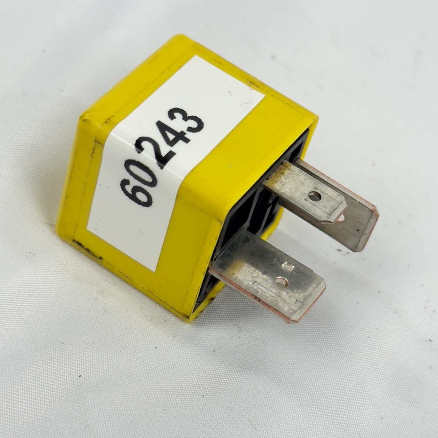 GM Relais Tyco 90226846 Opel – Bild 3