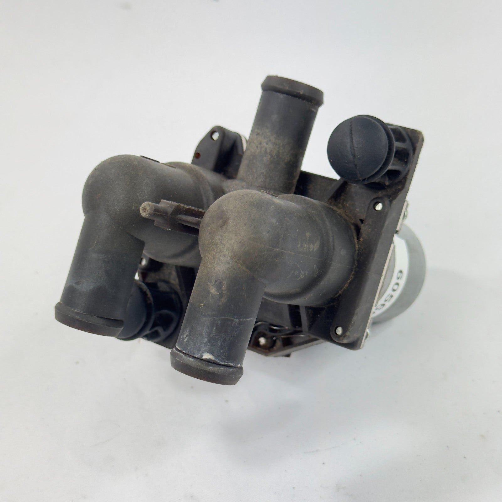 Mercedes W124 Duoventil Heizungsventil Umwälzpumpe Bosch 0008306584 49500000023