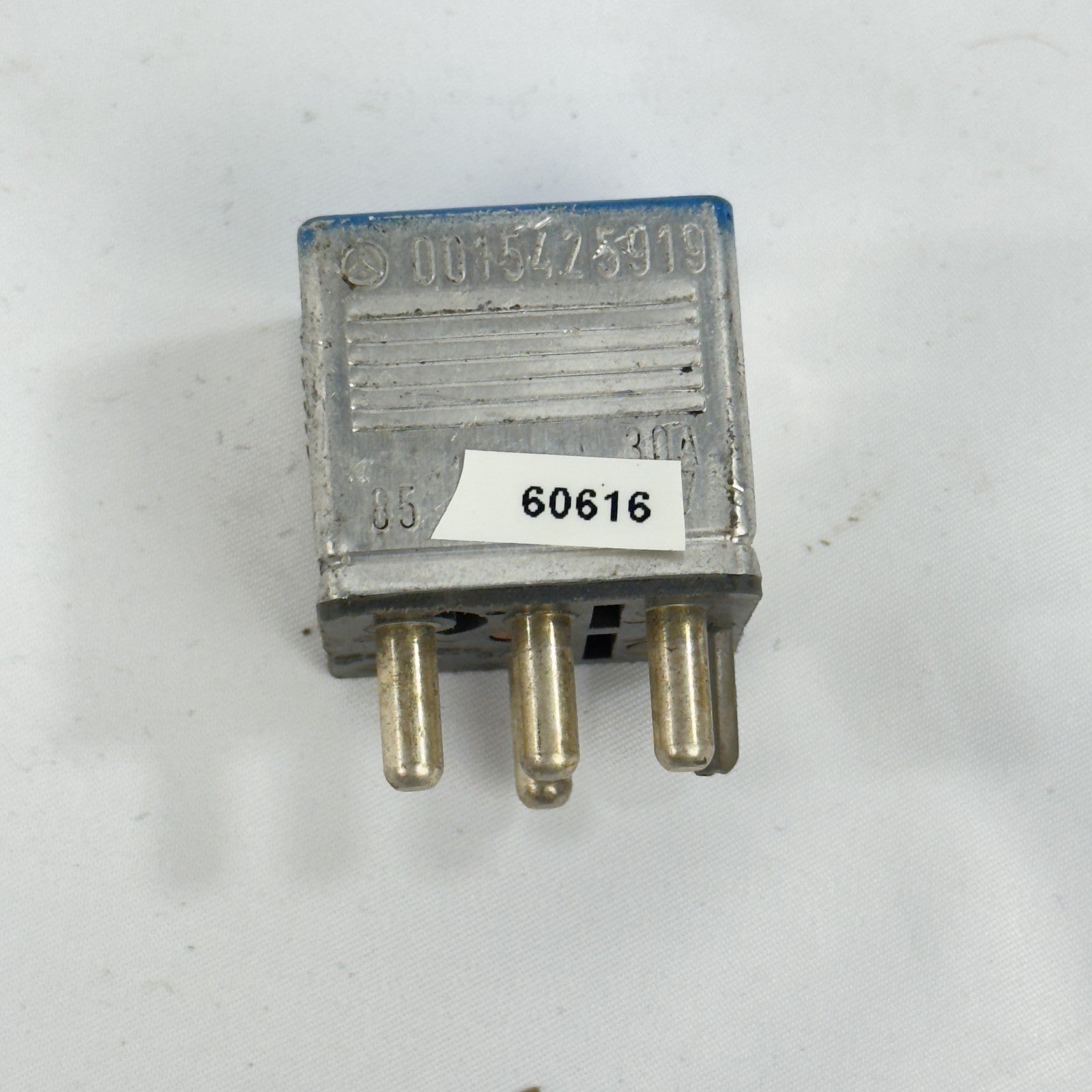 Mercedes Hella Relais blau 12V 30A 0015427591 Hella – Bild 4