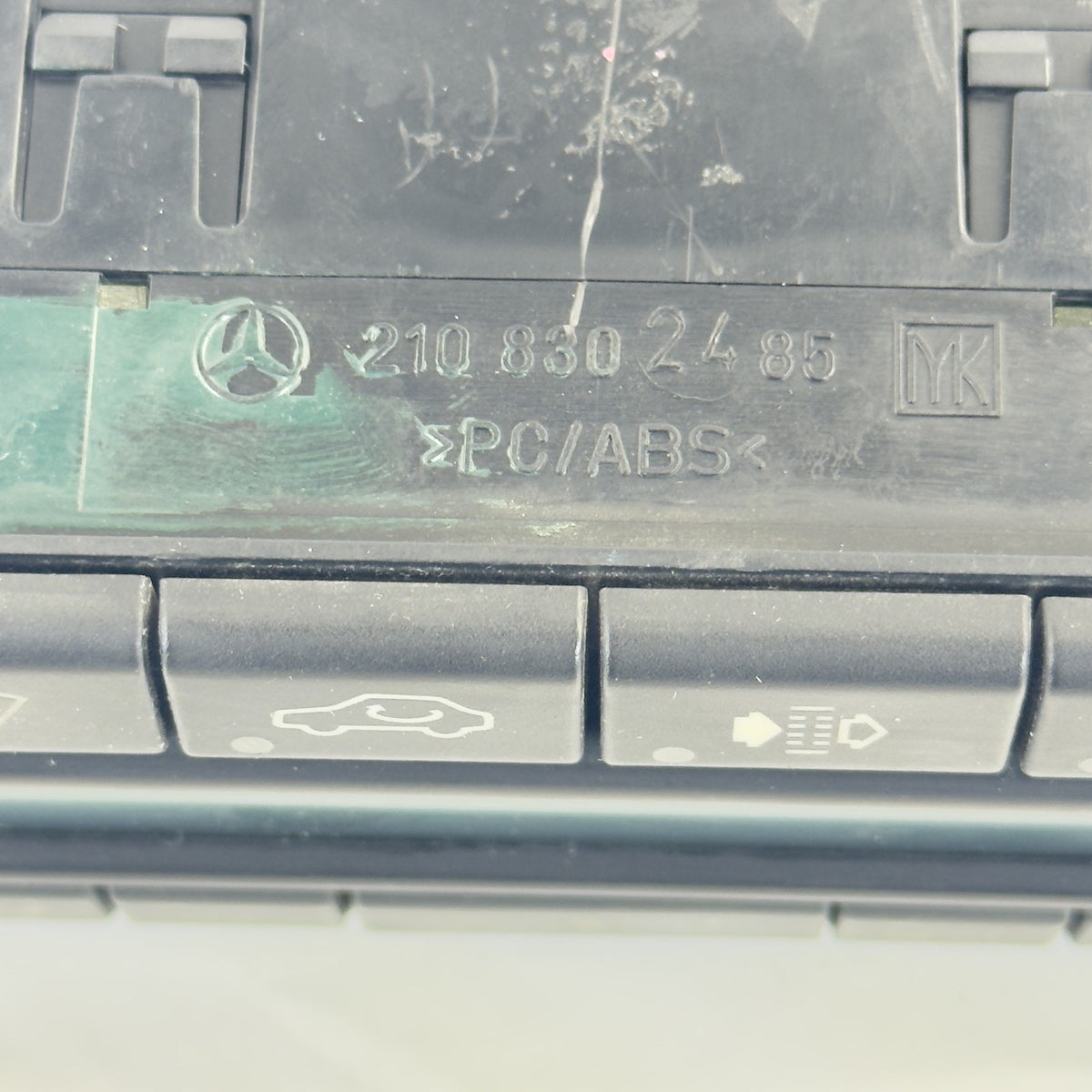 Mercedes W210 S210 Klimabedienteil A2108302485 – Bild 3