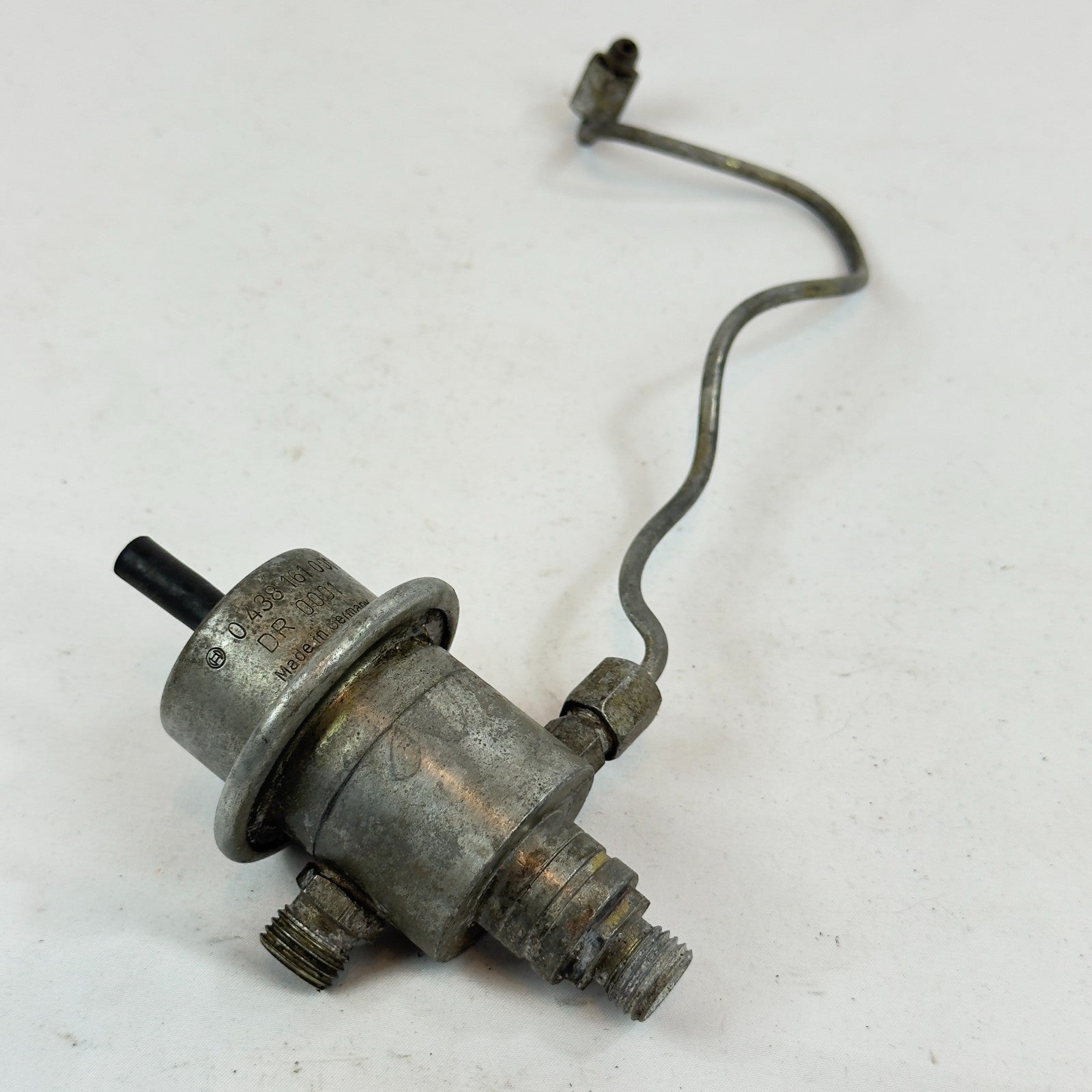 Mercedes W126 R129 W124 W201 Druckregler Kraftstoffdruckregler 0438161001 BOSCH1