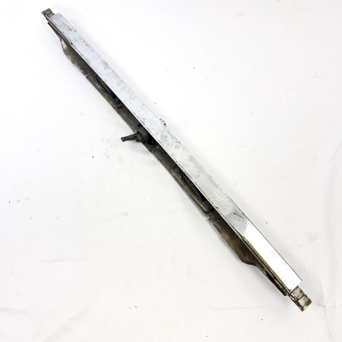 Mercedes W116 Griff Heckdeckel Chromblende Zierstab – Bild 4