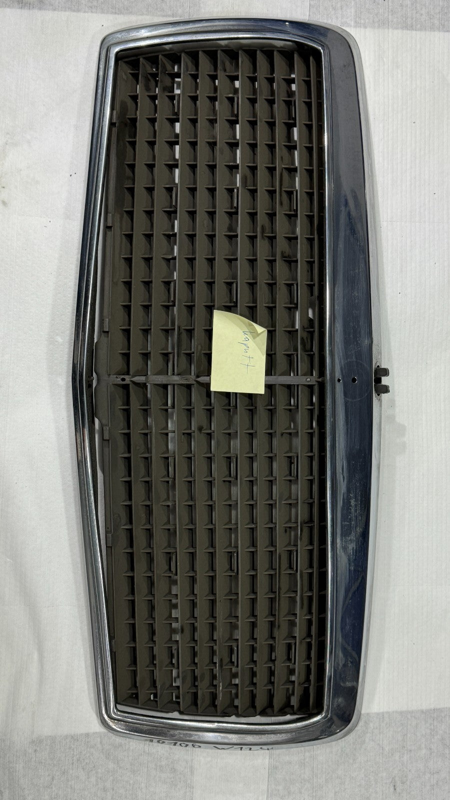 Mercedes Kühlergrill W124 Frontgrill Grill Kühler Original A1248800783 – Bild 7