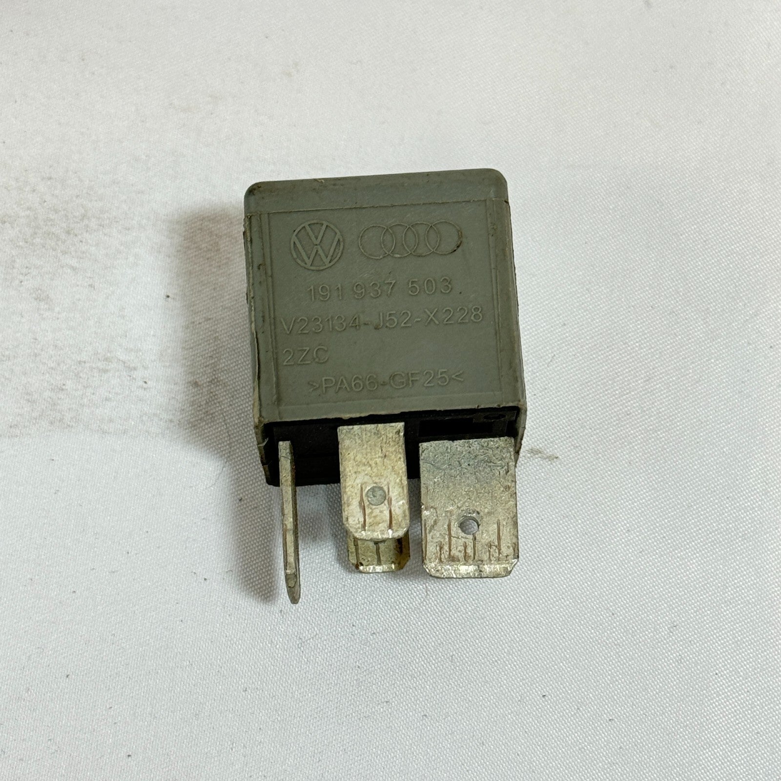 VW Relais 18 Arbeitsrelais 191937503 22204007 Audi Seat Volkswagen Skoda – Bild 4