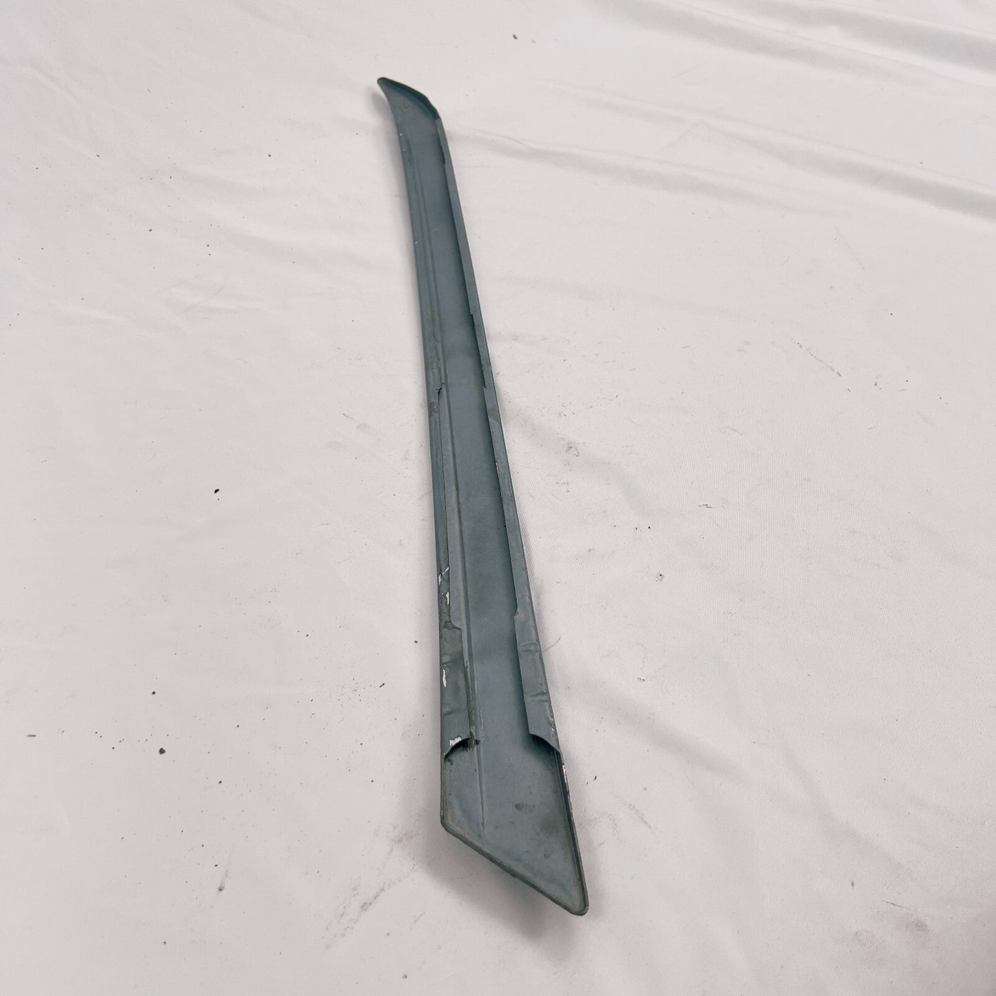 Mercedes Benz ASäule Fahrerseite Zierleiste Leiste Blau W116 A1166980130 – Bild 7