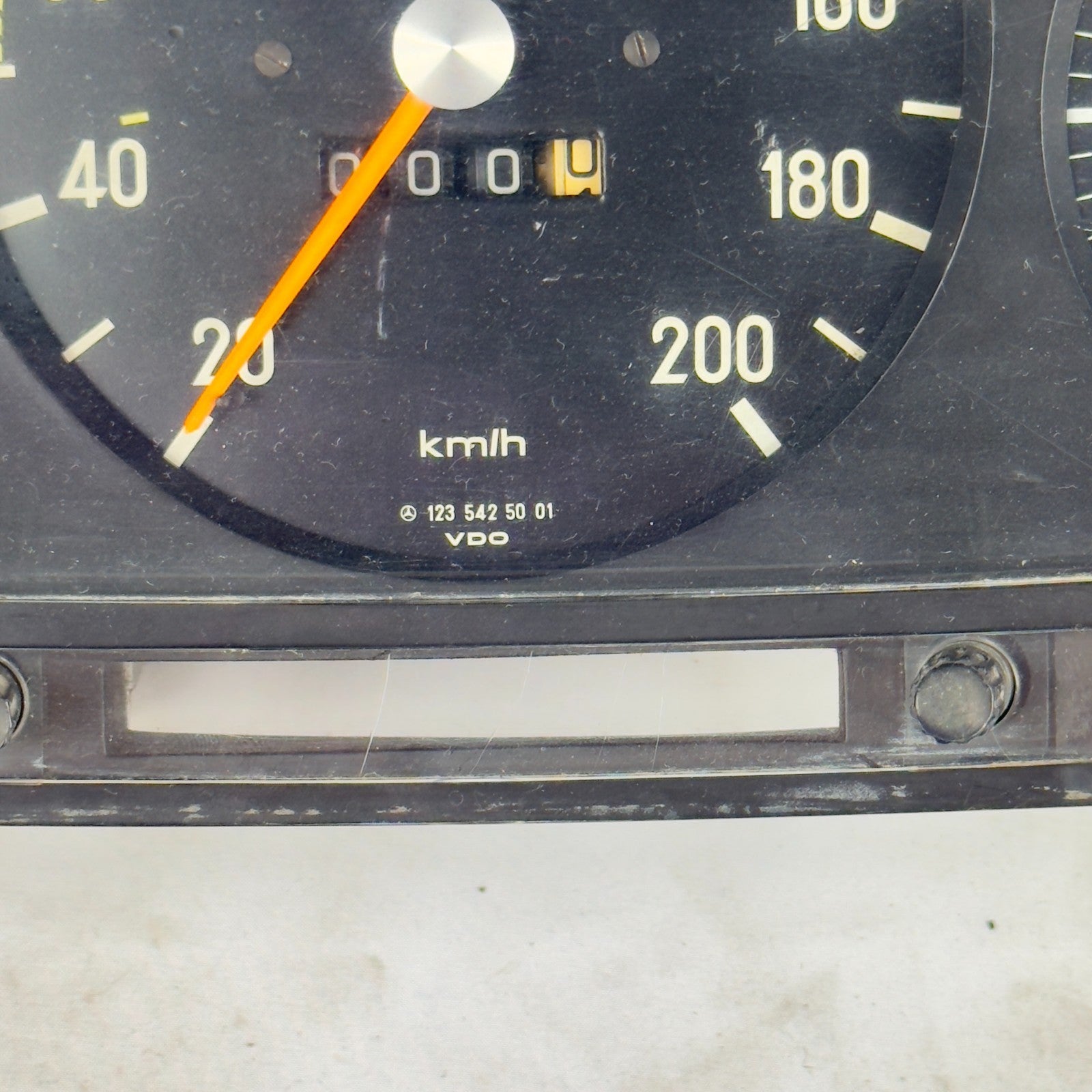 Mercedes W123 Tacho Kombiinstrument Uhr 200kmh VDO 1235425001 S123 T1233
