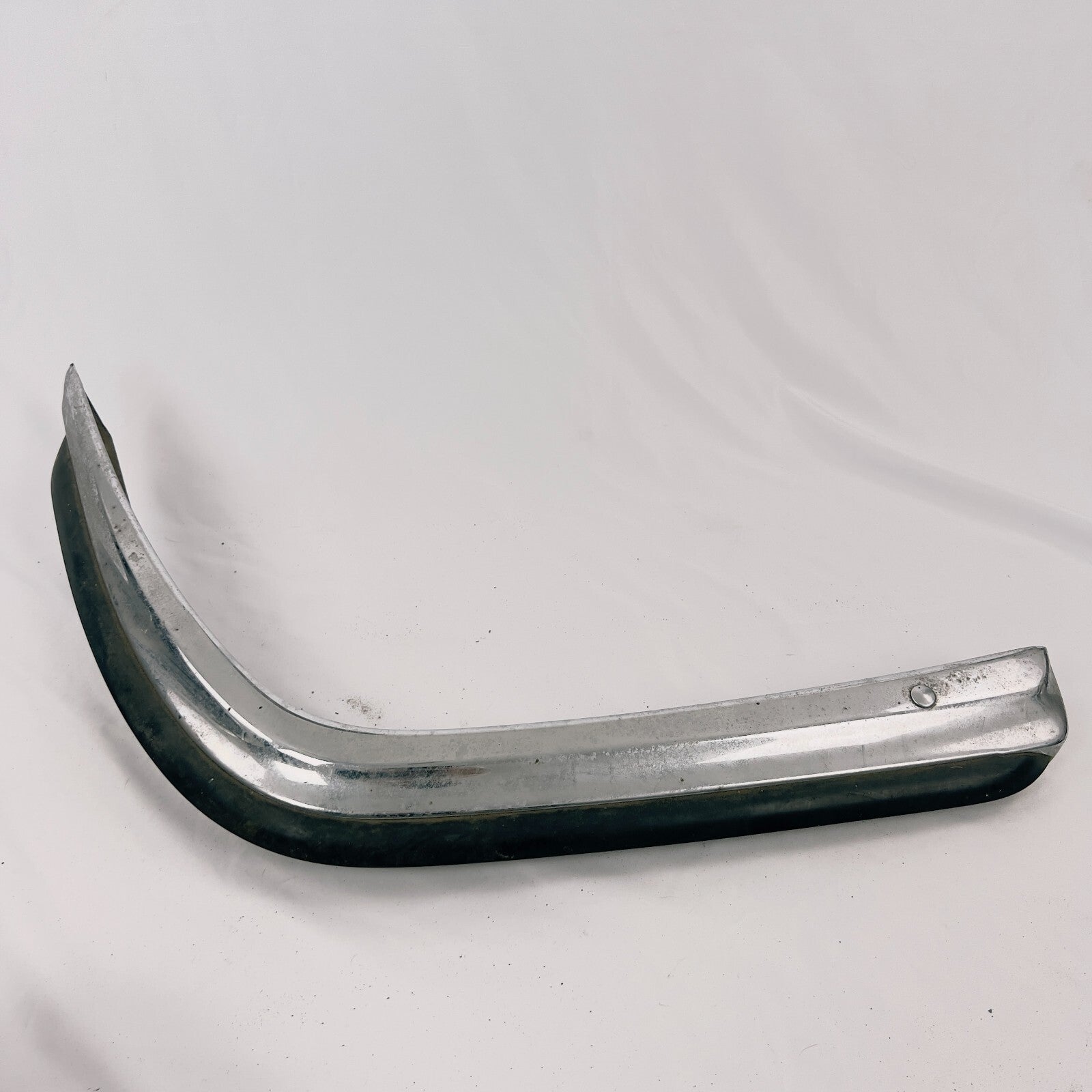 MercedesBenz Stossfänger Links für SEKlasse 116 Oldtimer Rarität A1168800170 – Bild 1