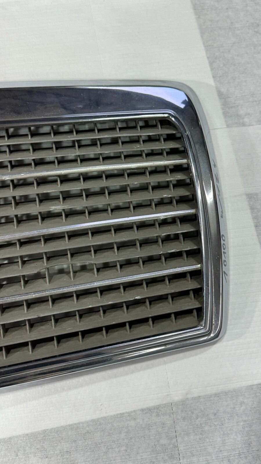 Mercedes Kühlergrill W124 Frontgrill Grill Kühler Original A1248800783 – Bild 9