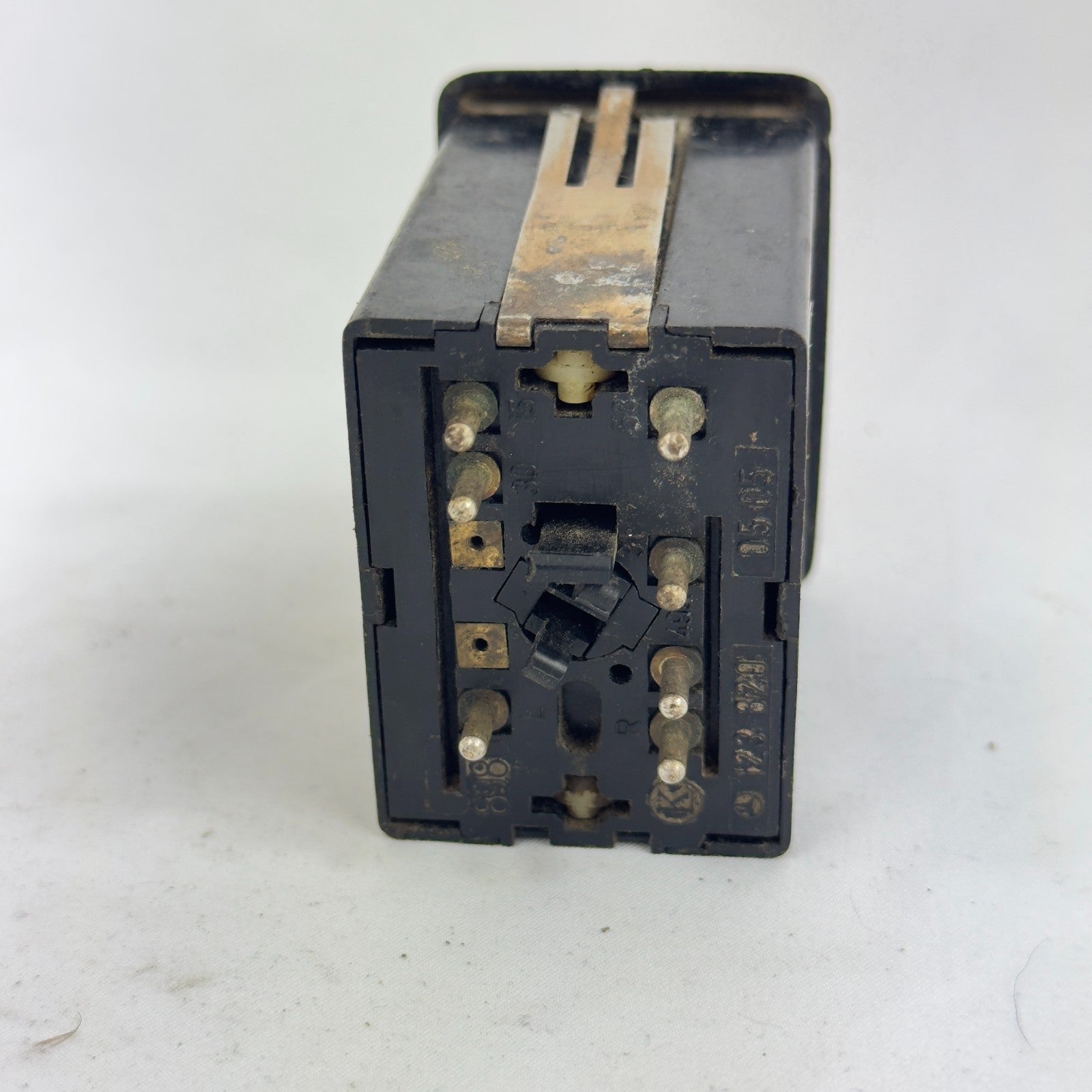 Mercedes W123 Warnblinkschalter Schalter Warnblinker A12382005053
