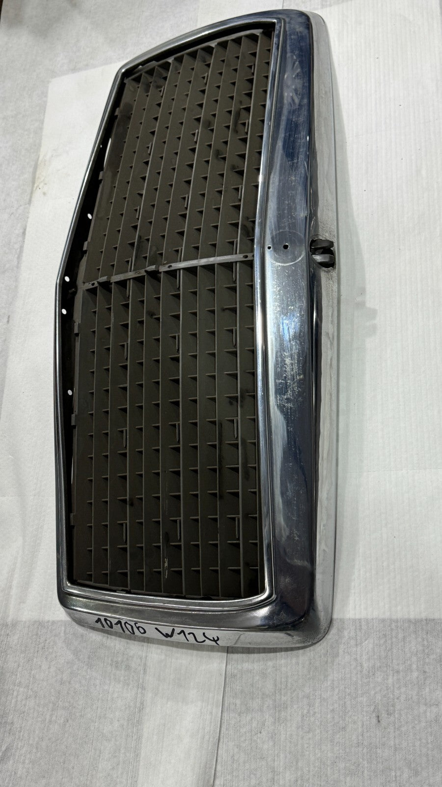 Mercedes Kühlergrill W124 Frontgrill Grill Kühler Original A1248800783 – Bild 2