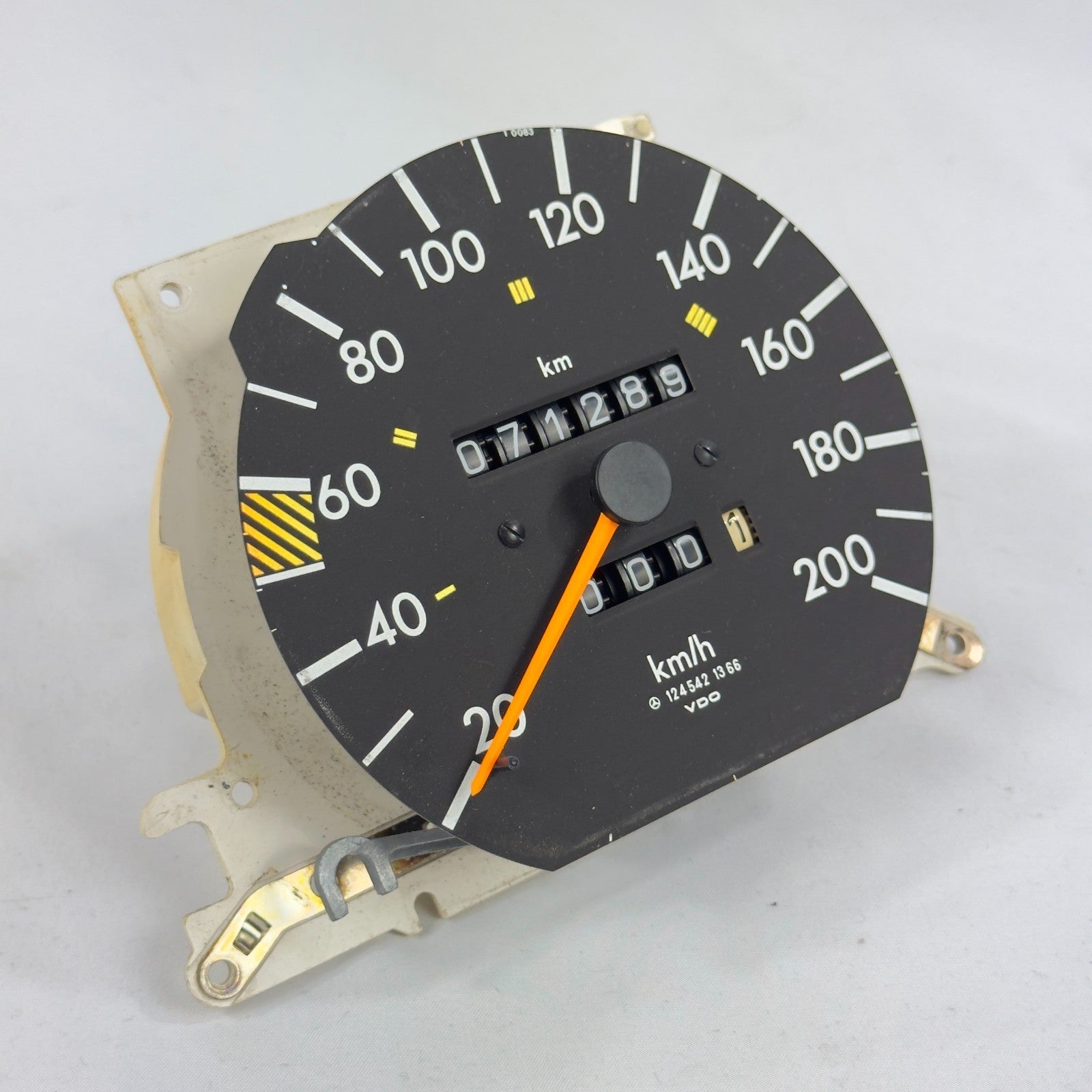 Mercedes W124 C124 S124 Tacho Tachometer 5 Gang 200 kmh VDO 1245421366 – Bild 3
