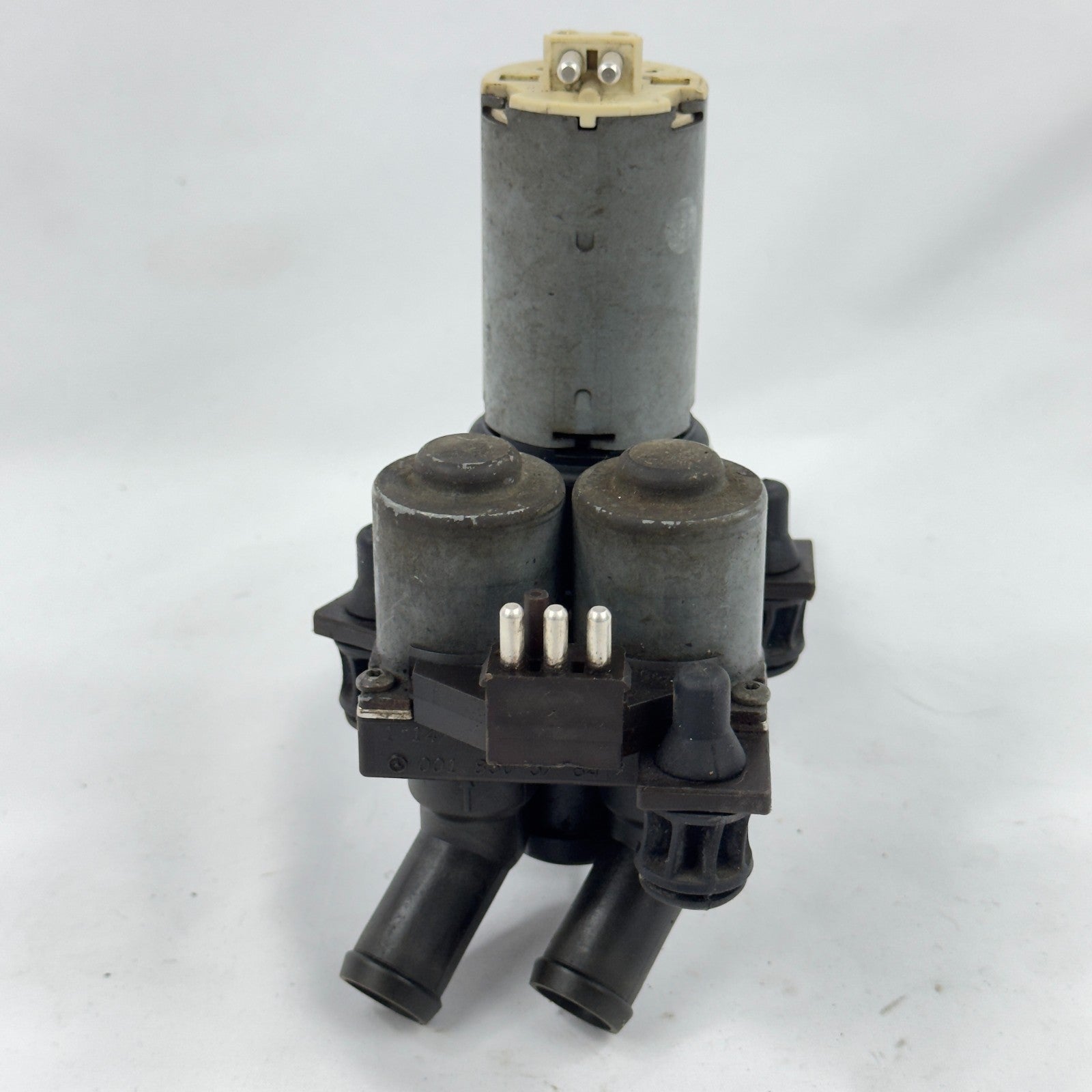 Mercedes W124 Duoventil Heizungsventil Umwälzpumpe Bosch A0018303784 03920200281