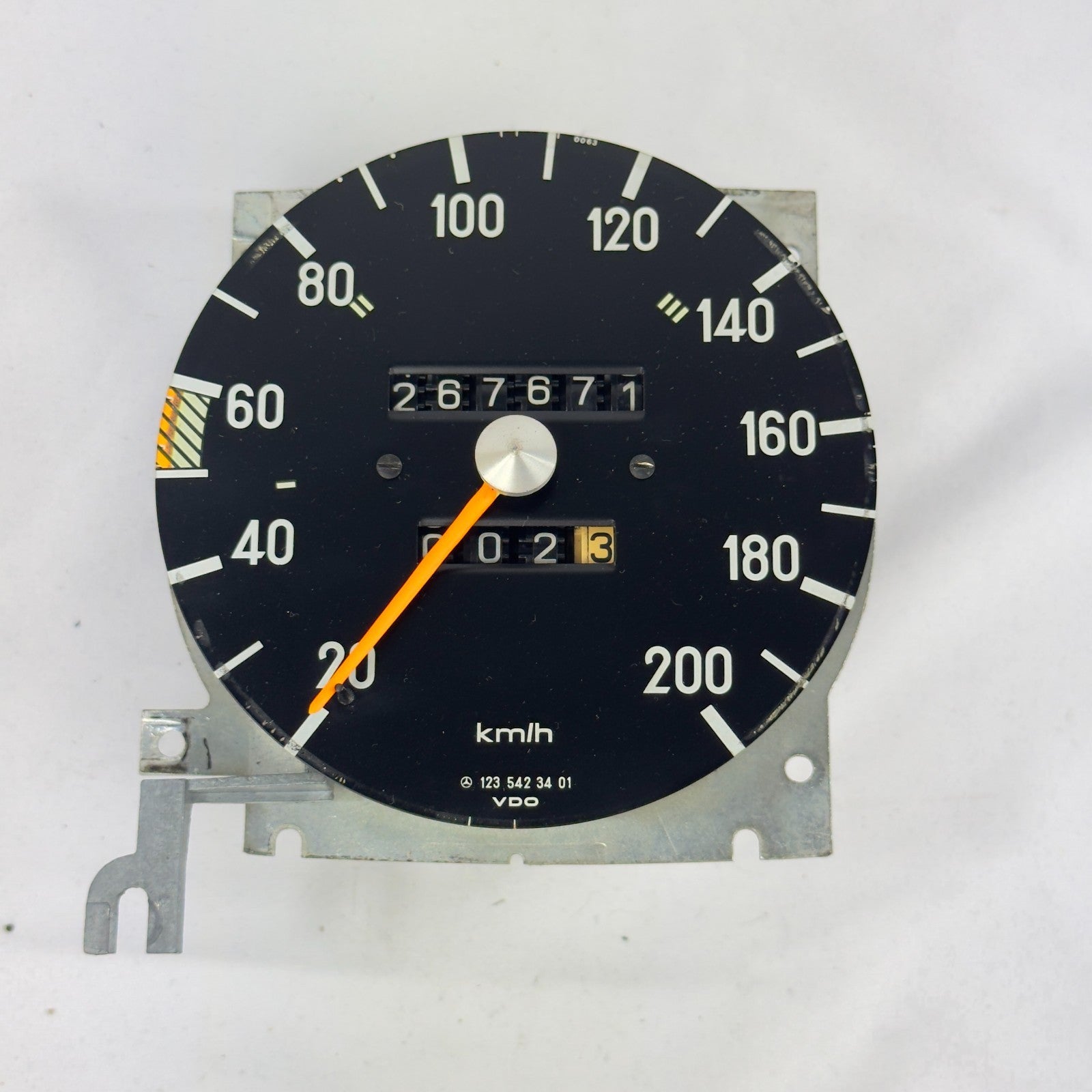 Mercedes W123 Tacho Tachometer Kombiinstrument 4 Gang VDO 200kmh 12354234010