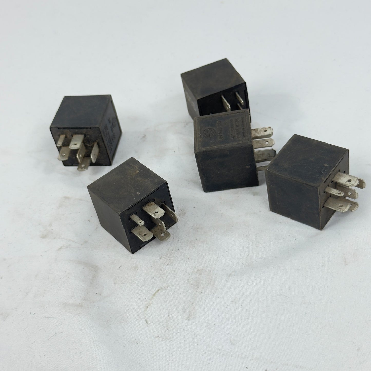 VW Relais 99 Arbeitsrelais Mehrzweckrelais 357955531 Audi Seat Volkswagen Skoda2
