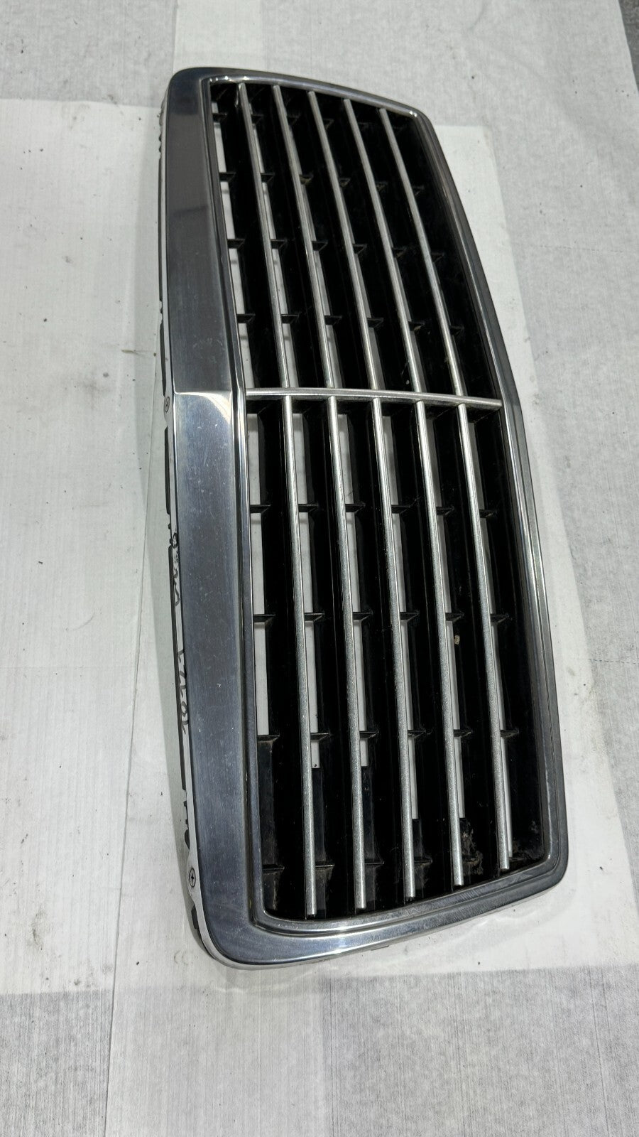 Mercedes Kühlergrill Frontgrill E Klasse W210 Original Elegance 2108800083 – Bild 4