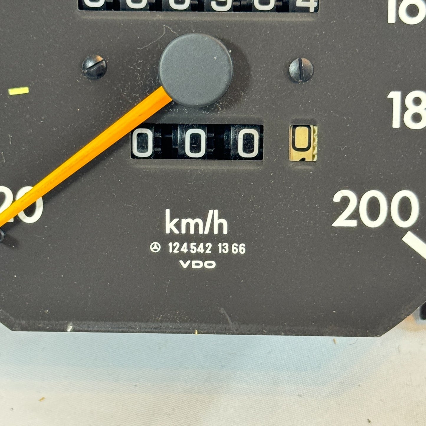 Mercedes W124 Tacho Kombiinstrument 200km/h 5 Gang VDO A1245423166 – Bild 3